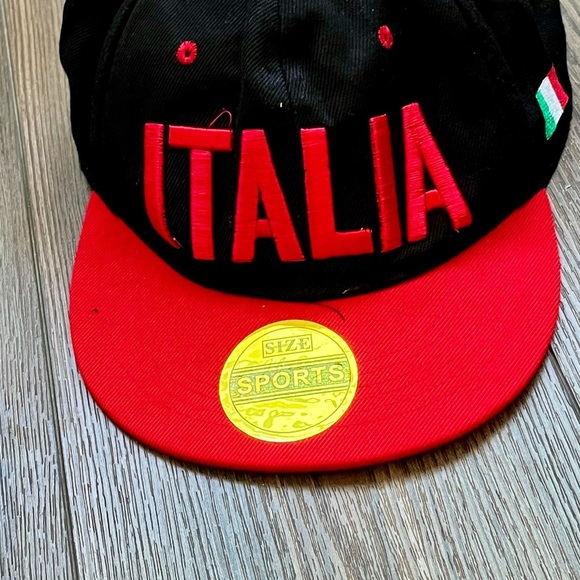 Black and Red Italia Cap - Picture 9 of 9